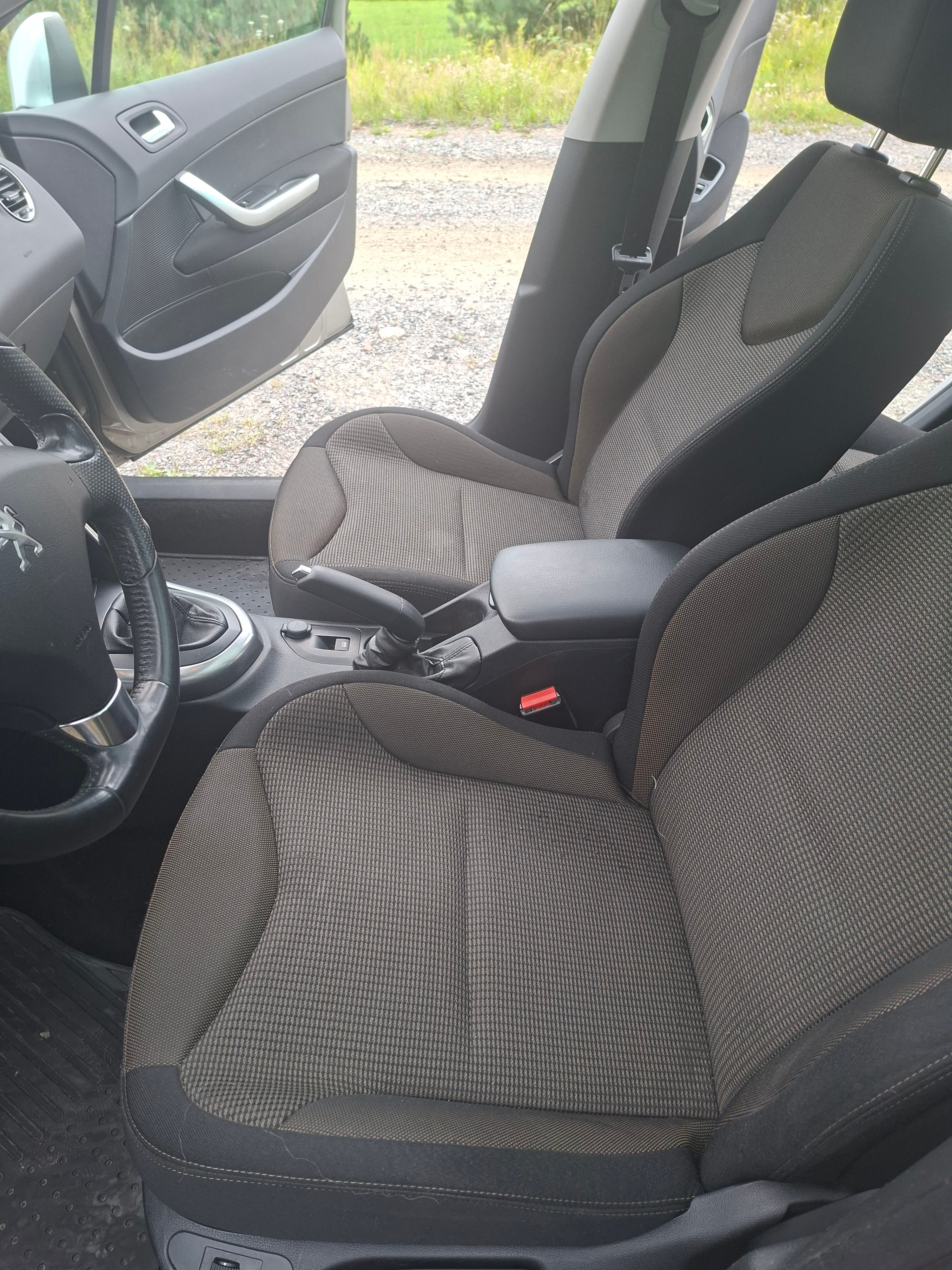 Peugeot 308 SW 1.6 e-HDi Manuell 2013, bild 5/6