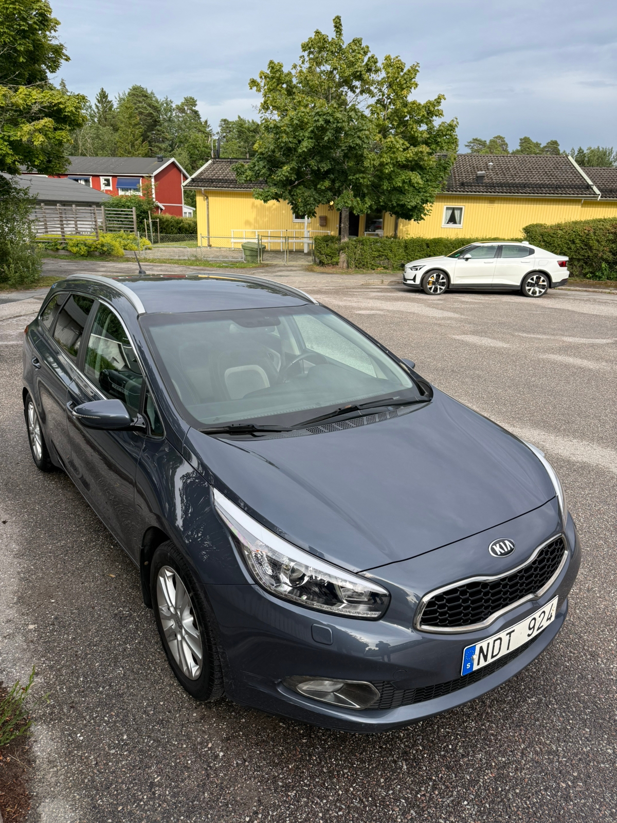 Kia Ceed _sw 1.6 GDI DCT 2013, bild 2/10