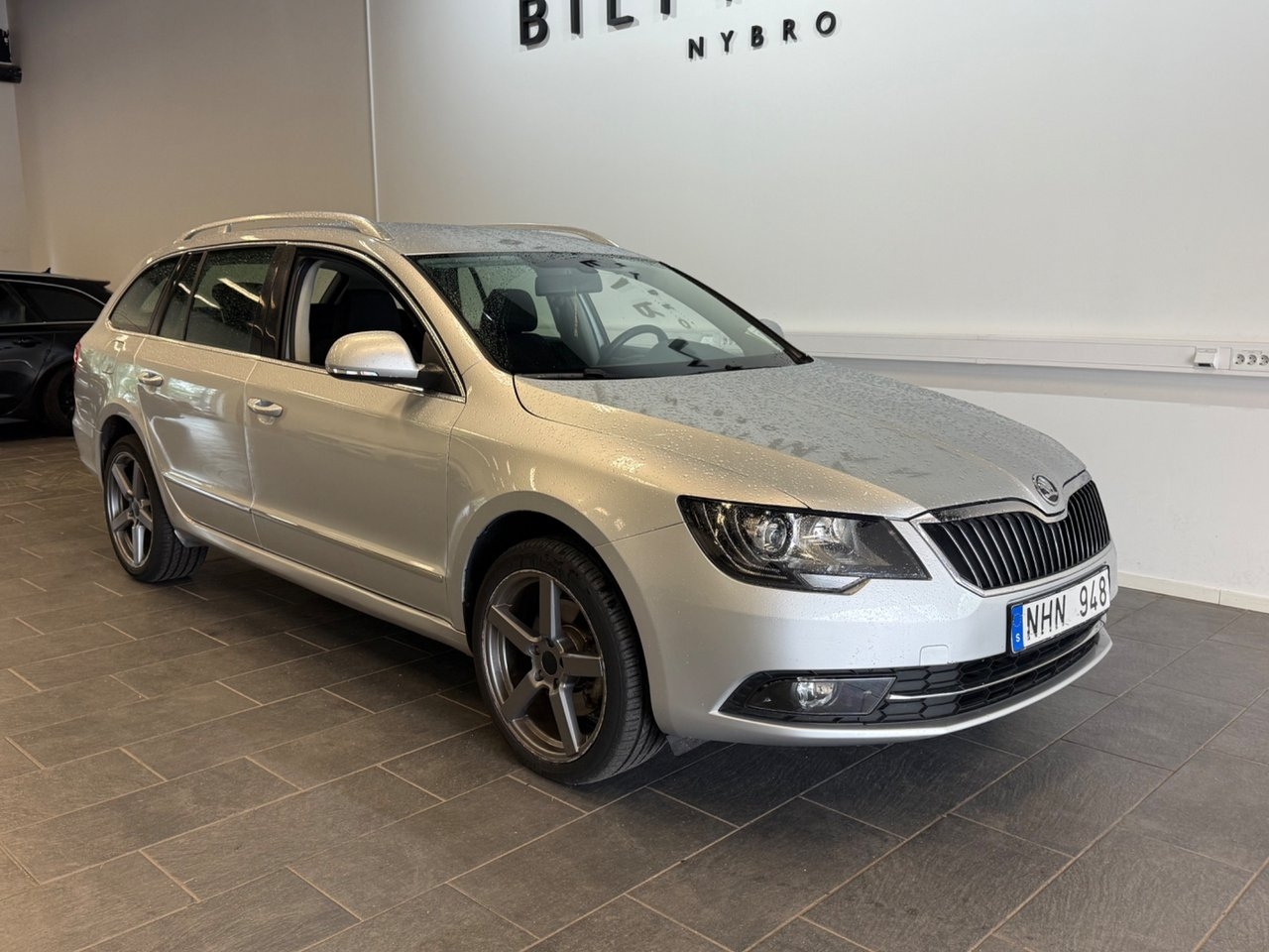 Skoda Superb 2014, kuva 2/8