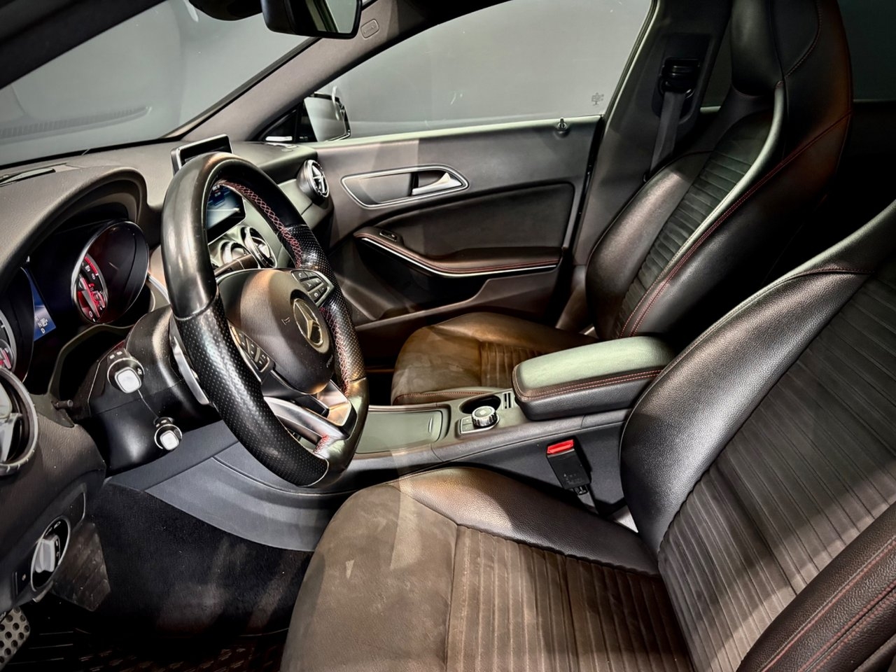 Mercedes-Benz CLA 2015, kuva 4/10