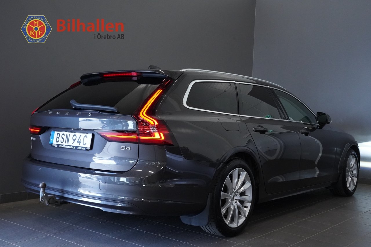 Volvo V90 B4 Momentum Advanced 2021, bild 2/10