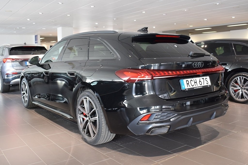 Audi A5 Avant e-hybrid 367hk Q S-line 2025, bild 2/9
