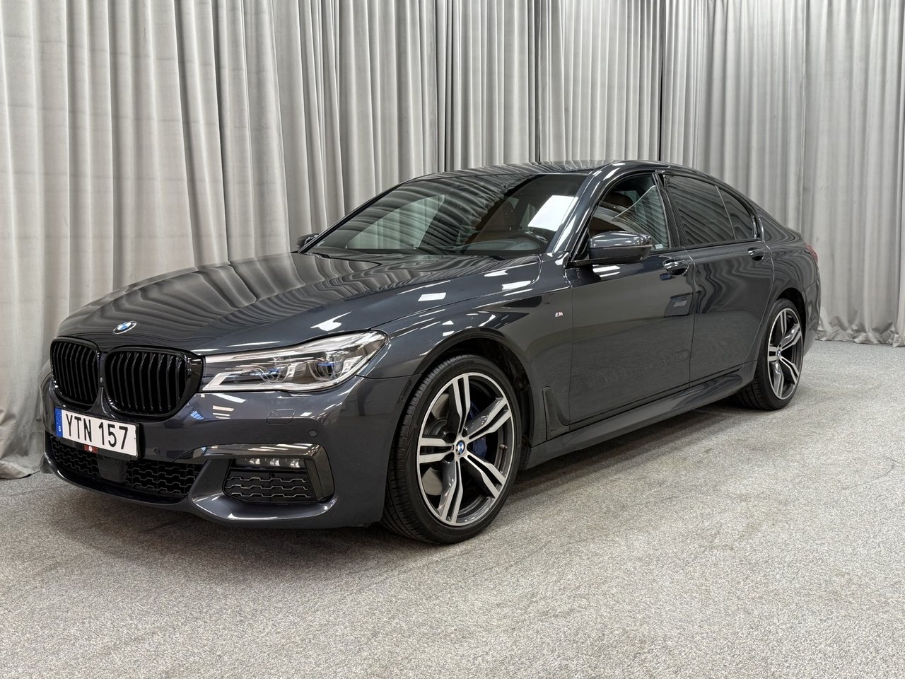 BMW 740