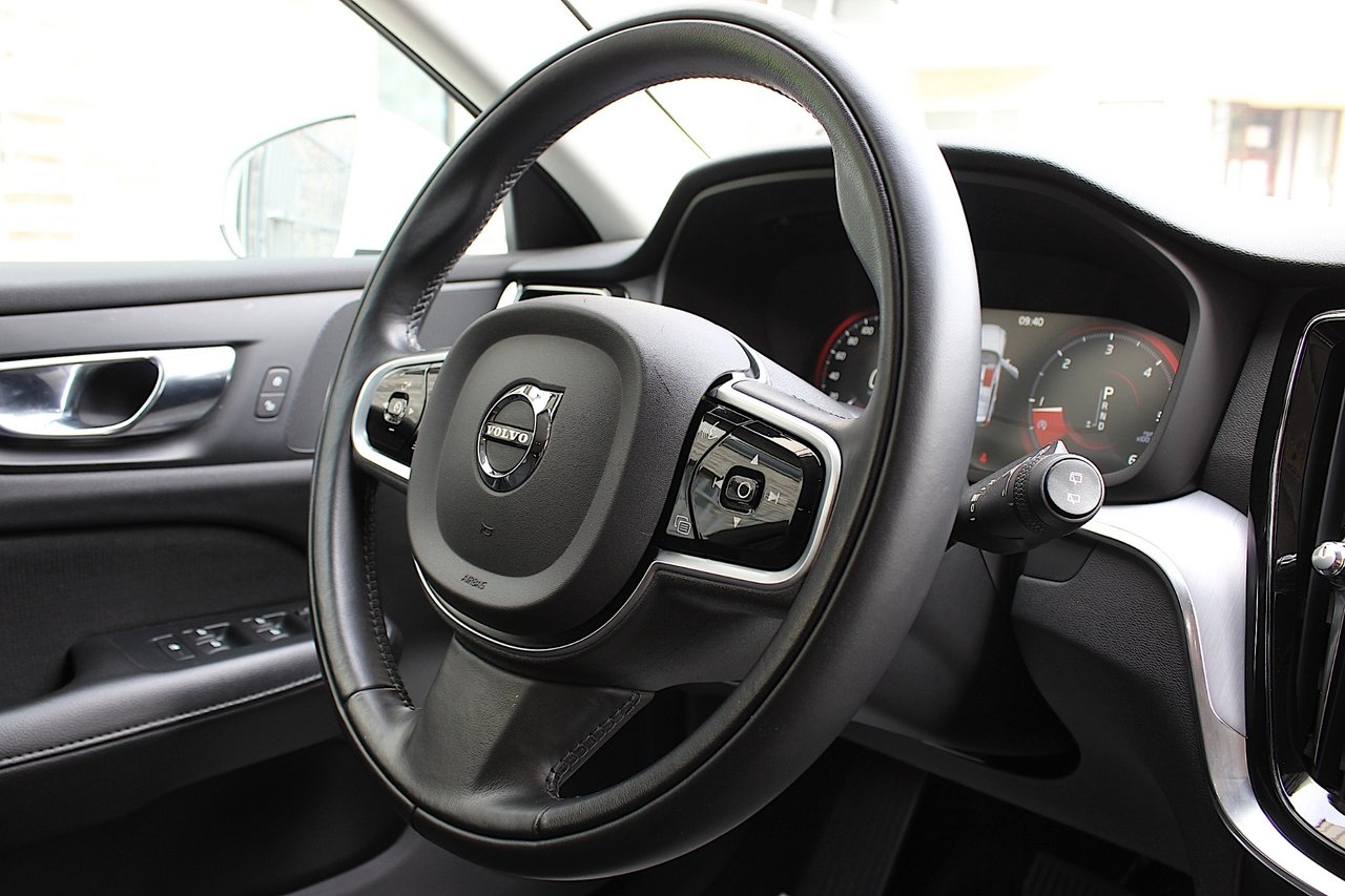 Volvo V60 2019, photo 7/10