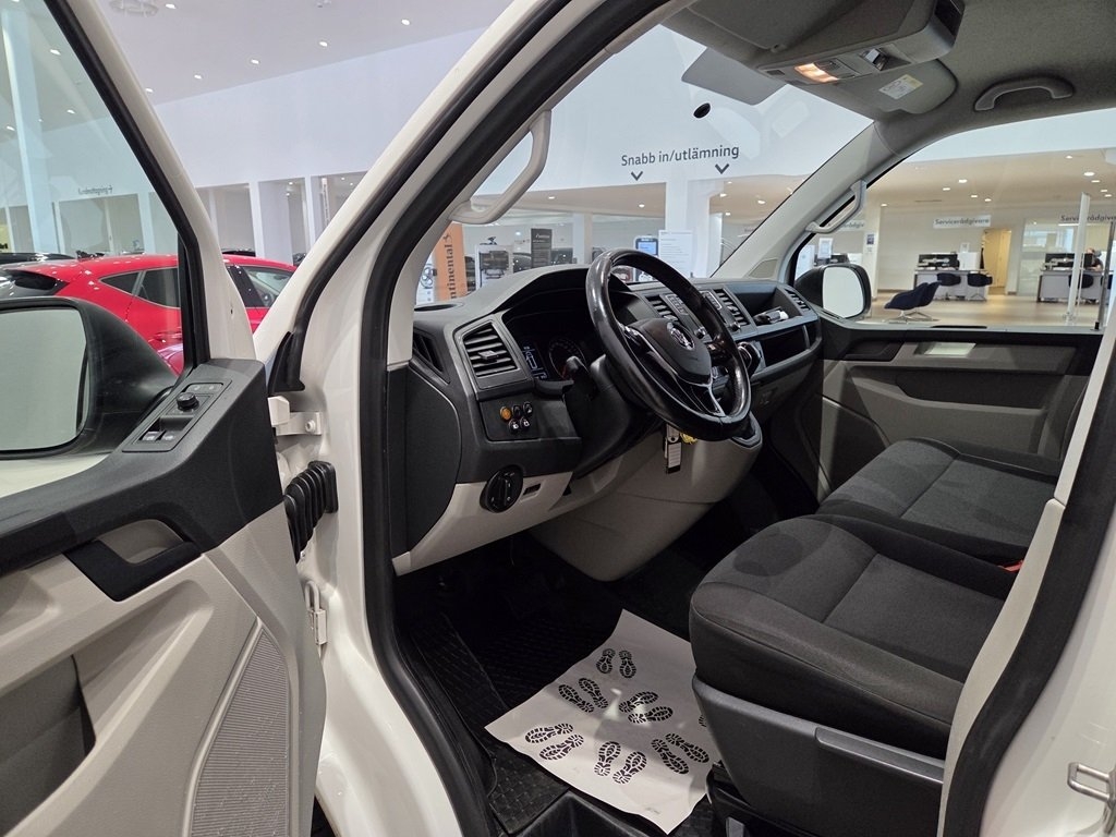 Volkswagen Transporter 2018, photo 6/8