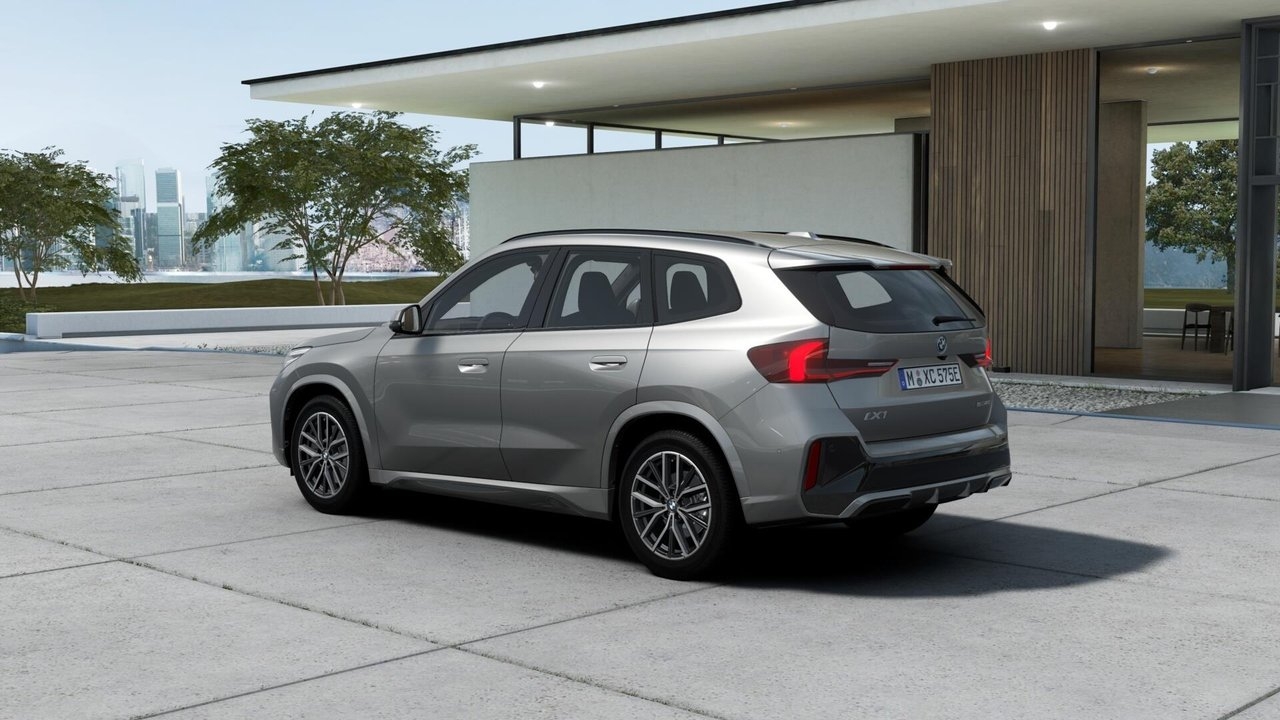 BMW iX1 eDrive20 M Sport Ed 2027, bild 2/13