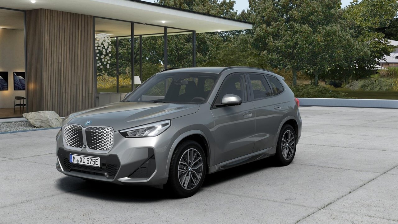 BMW iX1