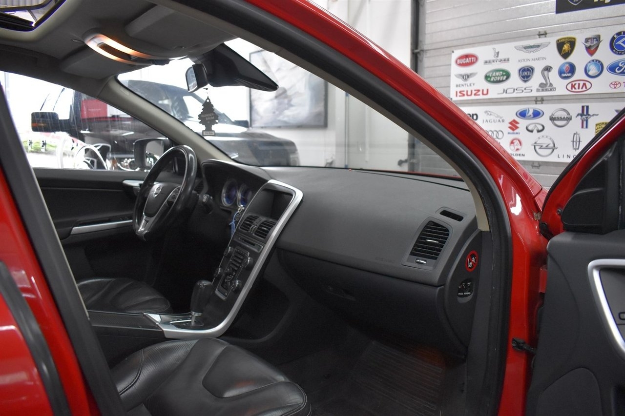 Volvo XC60 D3 163hk R-Design 2011, kuva 6/16