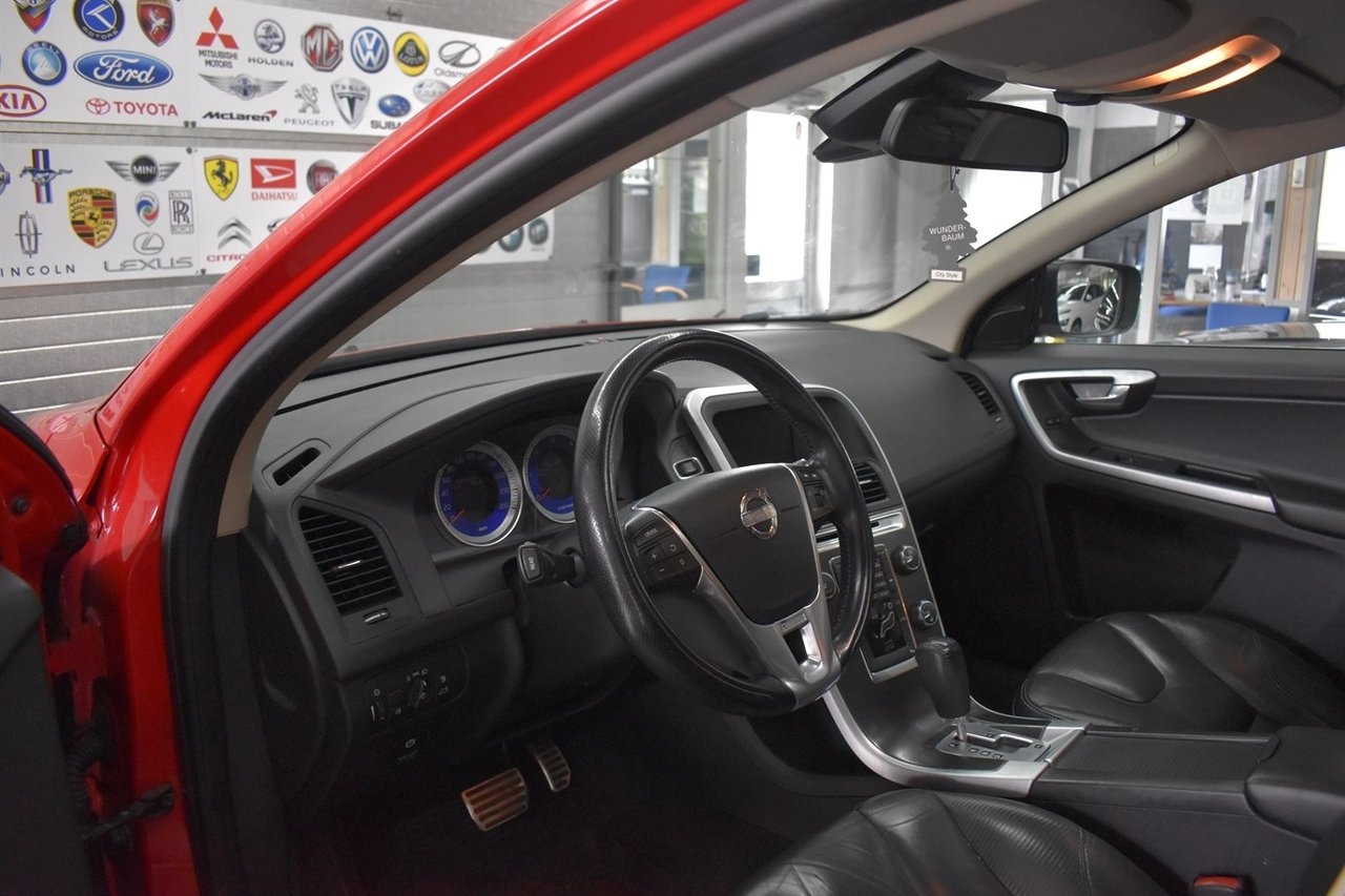 Volvo XC60 D3 163hk R-Design 2011, kuva 4/16