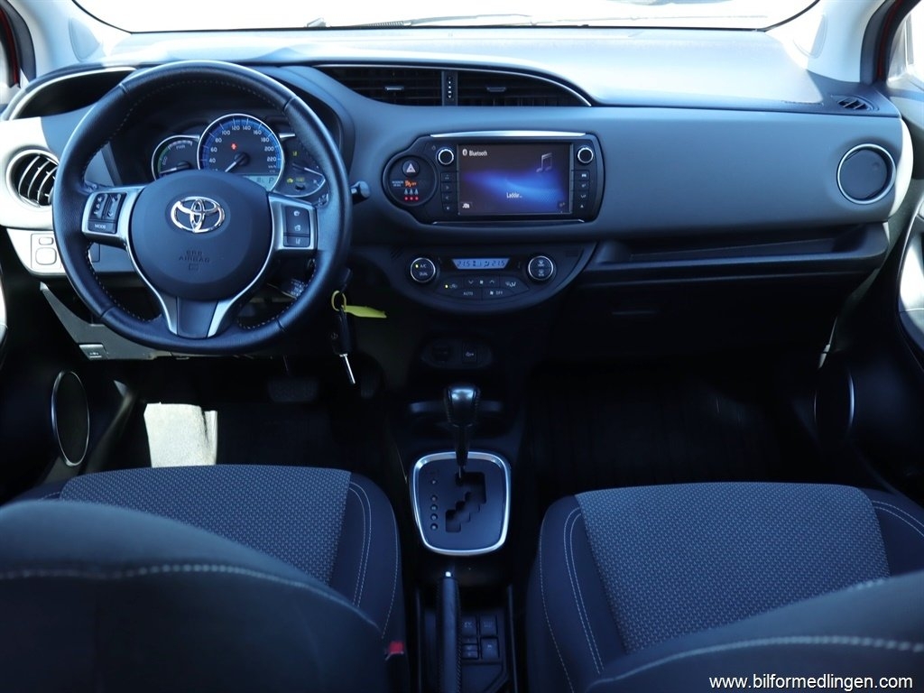 Toyota Yaris 1.5 VVT-i Hybrid 100hk 2015, bild 6/10