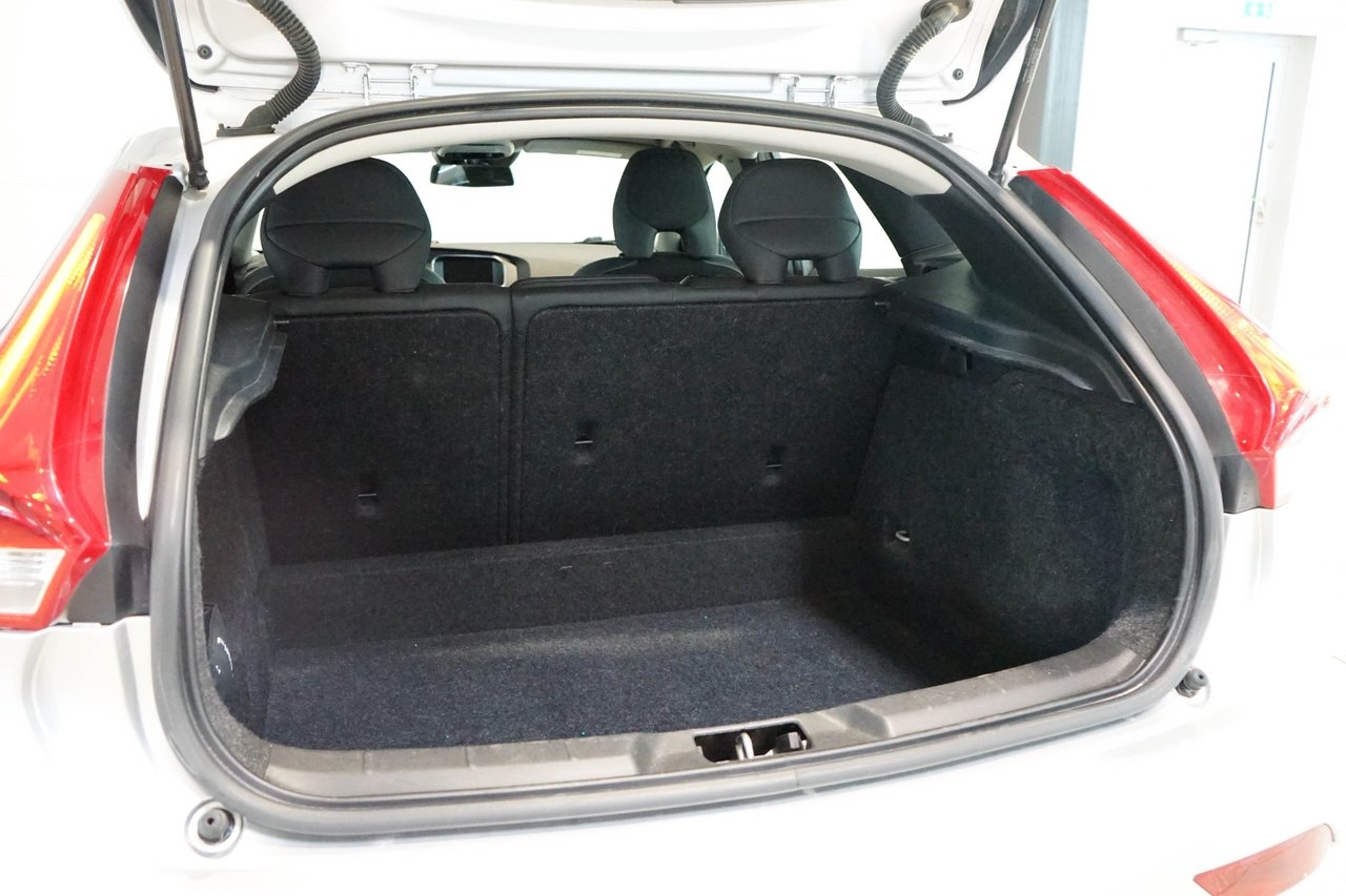 Volvo V40 2016, kuva 7/10