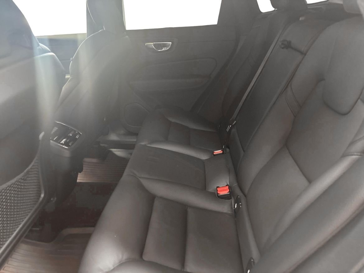 Volvo XC60 B4 AWD Diesel Plus Dark 2024, photo 7/15