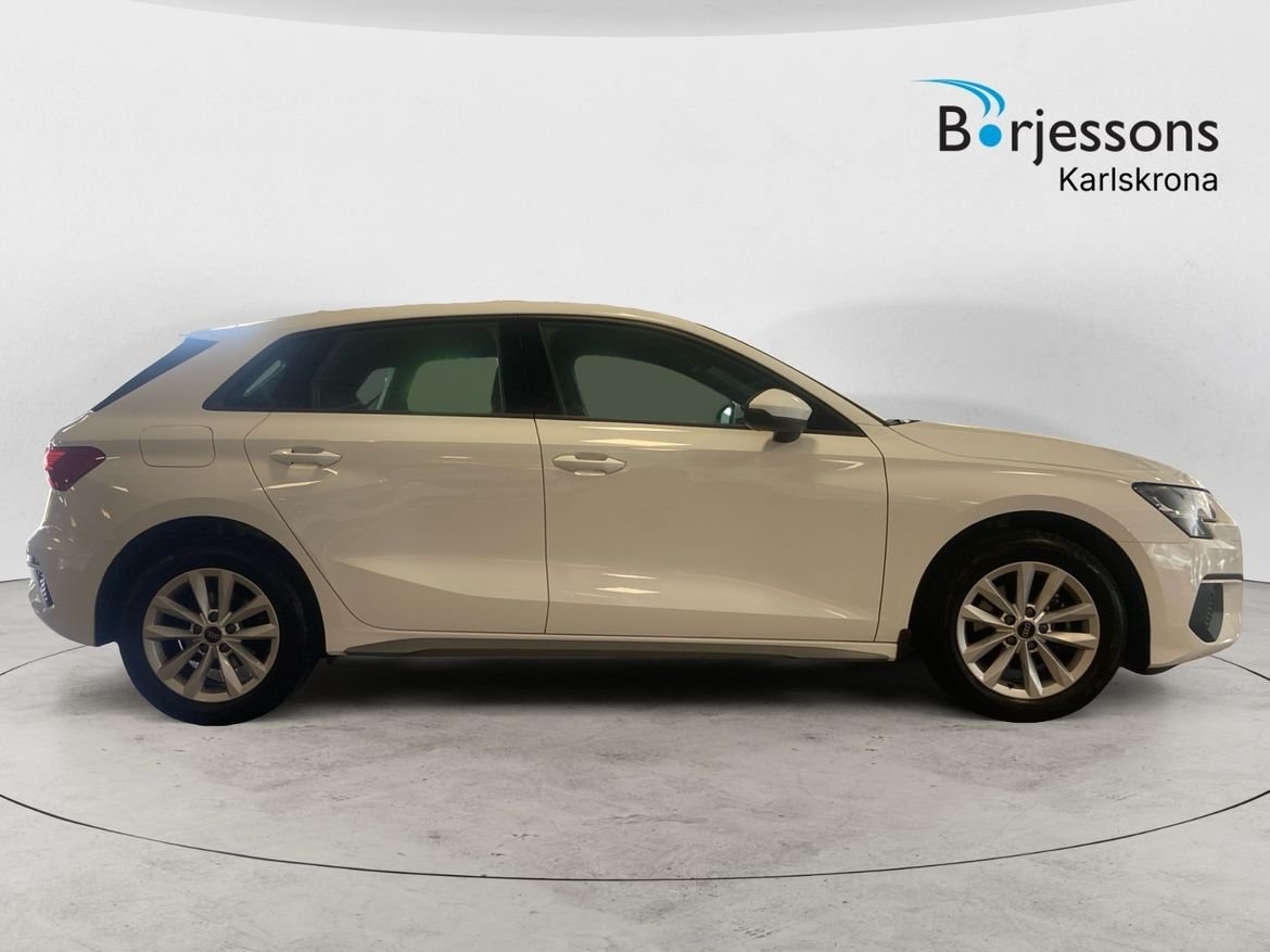 Audi A3 35 TFSI PROLINE 150 HK 6-VÄXLAD 2023, bild 2/10
