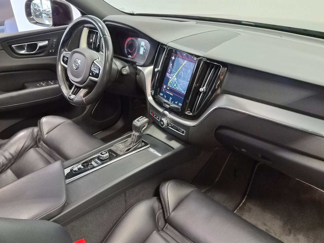 Volvo XC60 D4 AWD R-Design 2018, bild 7/10