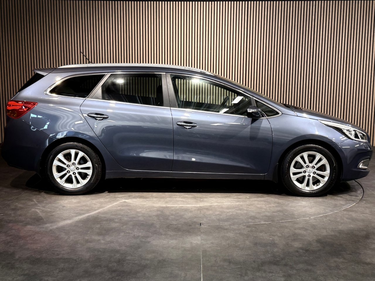 Kia Ceed 1.6 CRDi EX 2015, photo 3/24