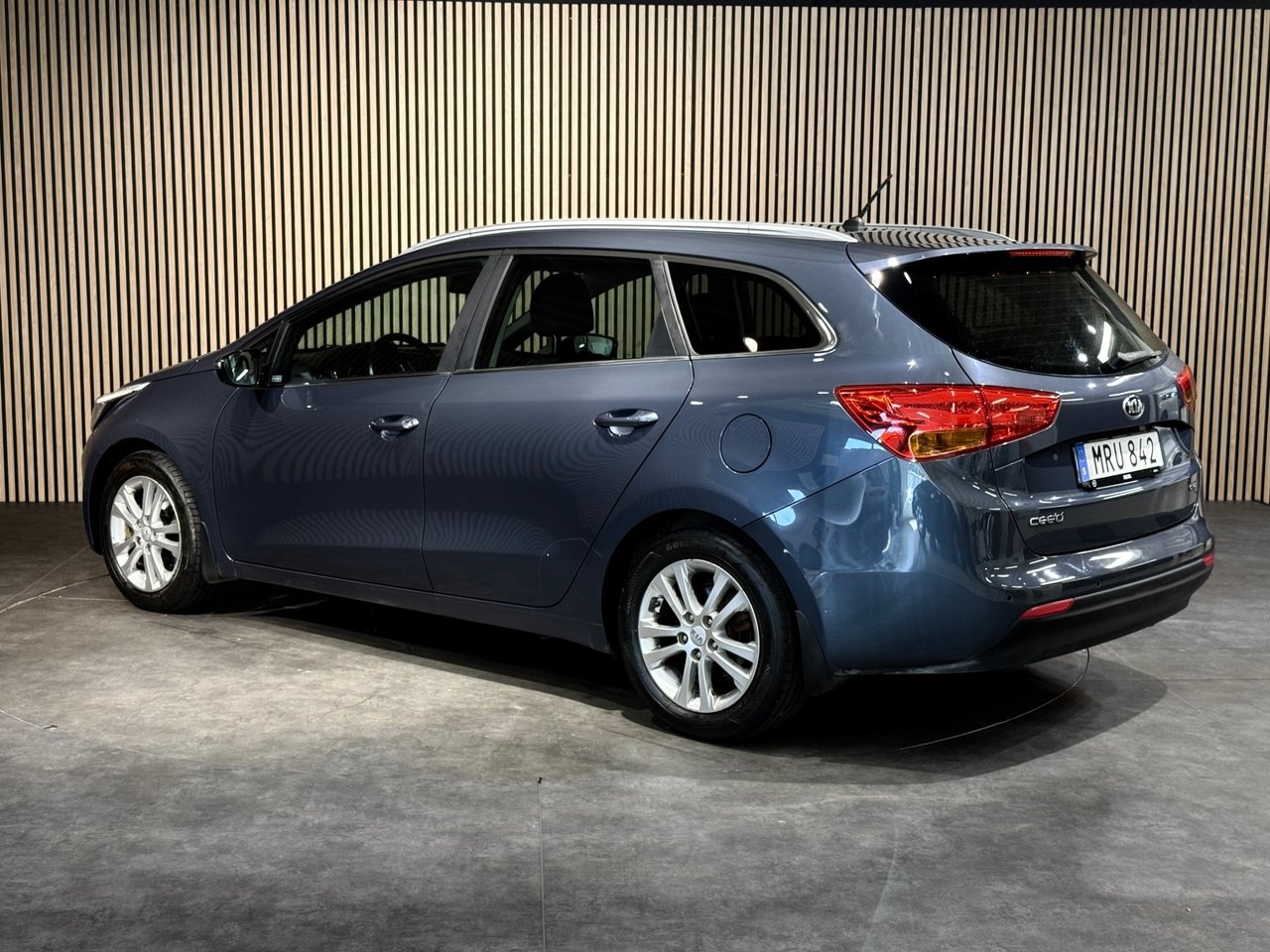 Kia Ceed 1.6 CRDi EX 2015, photo 6/24