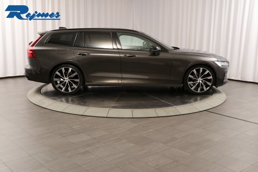 Volvo V60 2023, bild 3/24