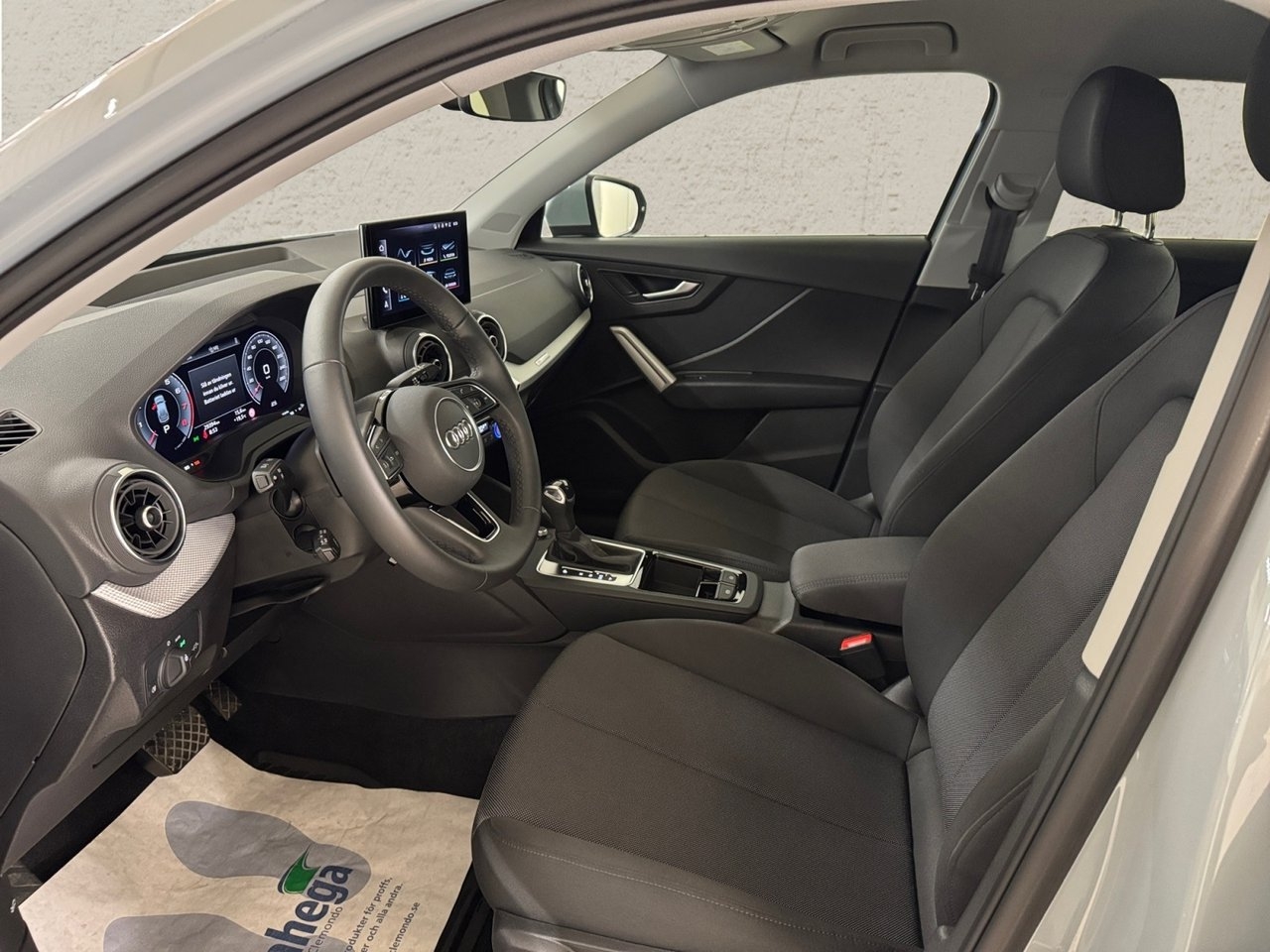 Audi Q2 35 TFSI 150HK/P-Värmare/Dubb/PDC 2025, bild 3/7