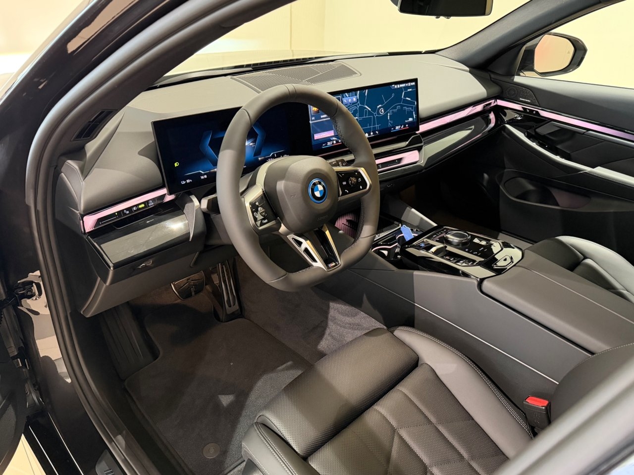 BMW i5 xDrive40, M-Sport Pro 2026, bild 6/10