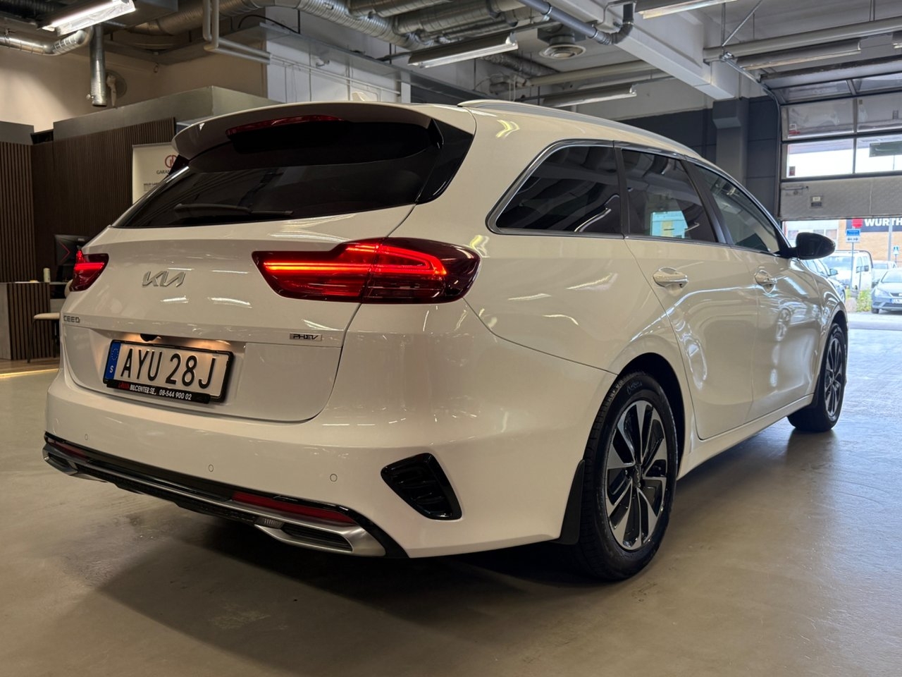 Kia Ceed Plug-in Hybrid Advance 1ÄG 2024, photo 6/26