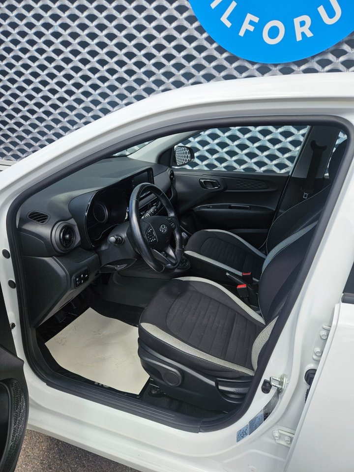 Hyundai i10 1.0 blue Essential 2020, bild 6/10