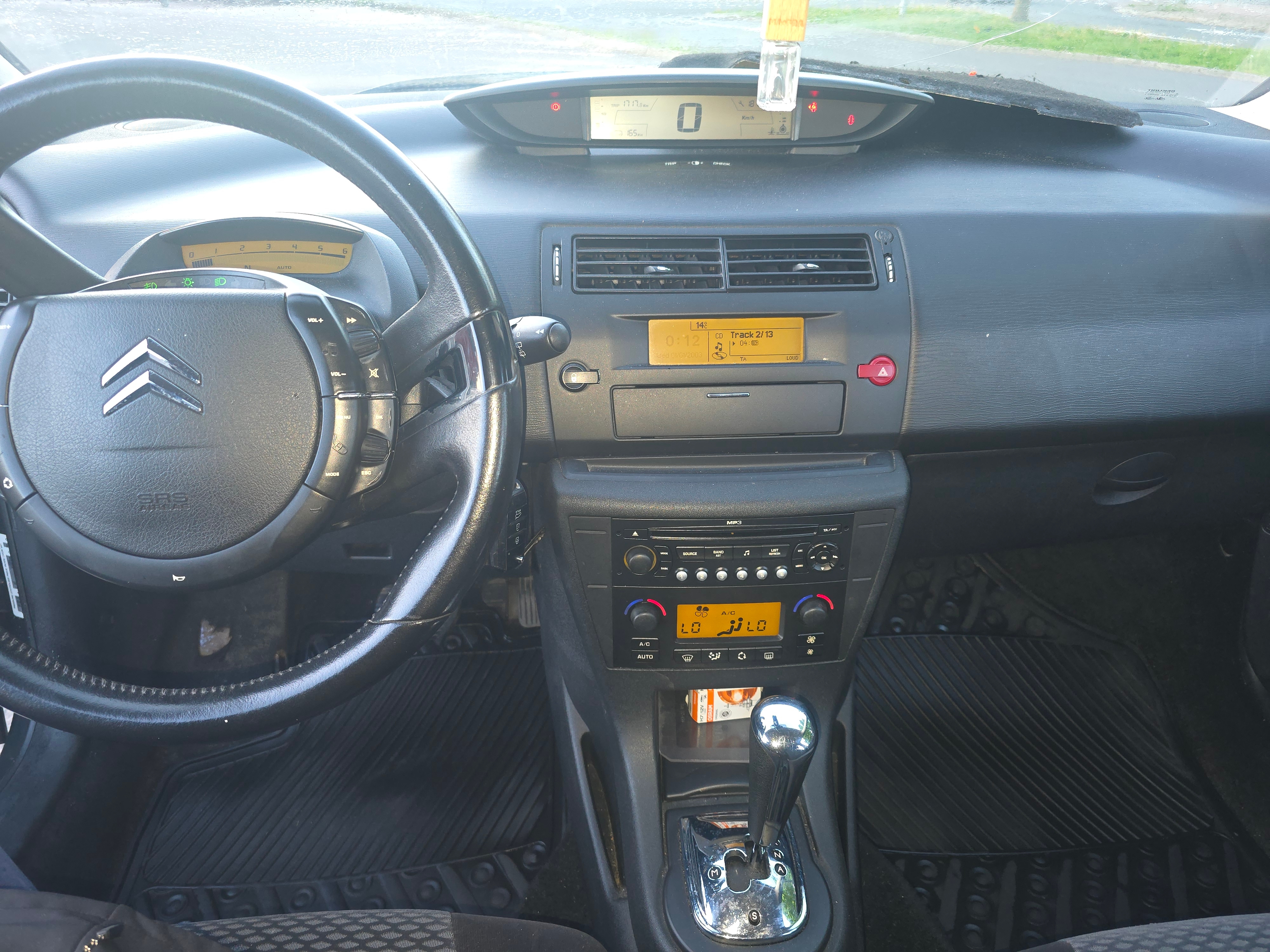 Citroen C4 1.6 HDiF EGS 2007, bild 6/10