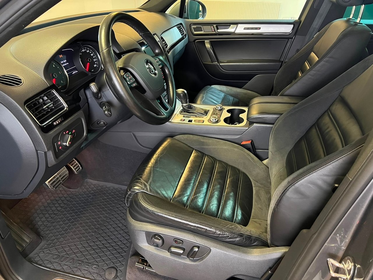 Volkswagen Touareg 2011, kuva 5/28
