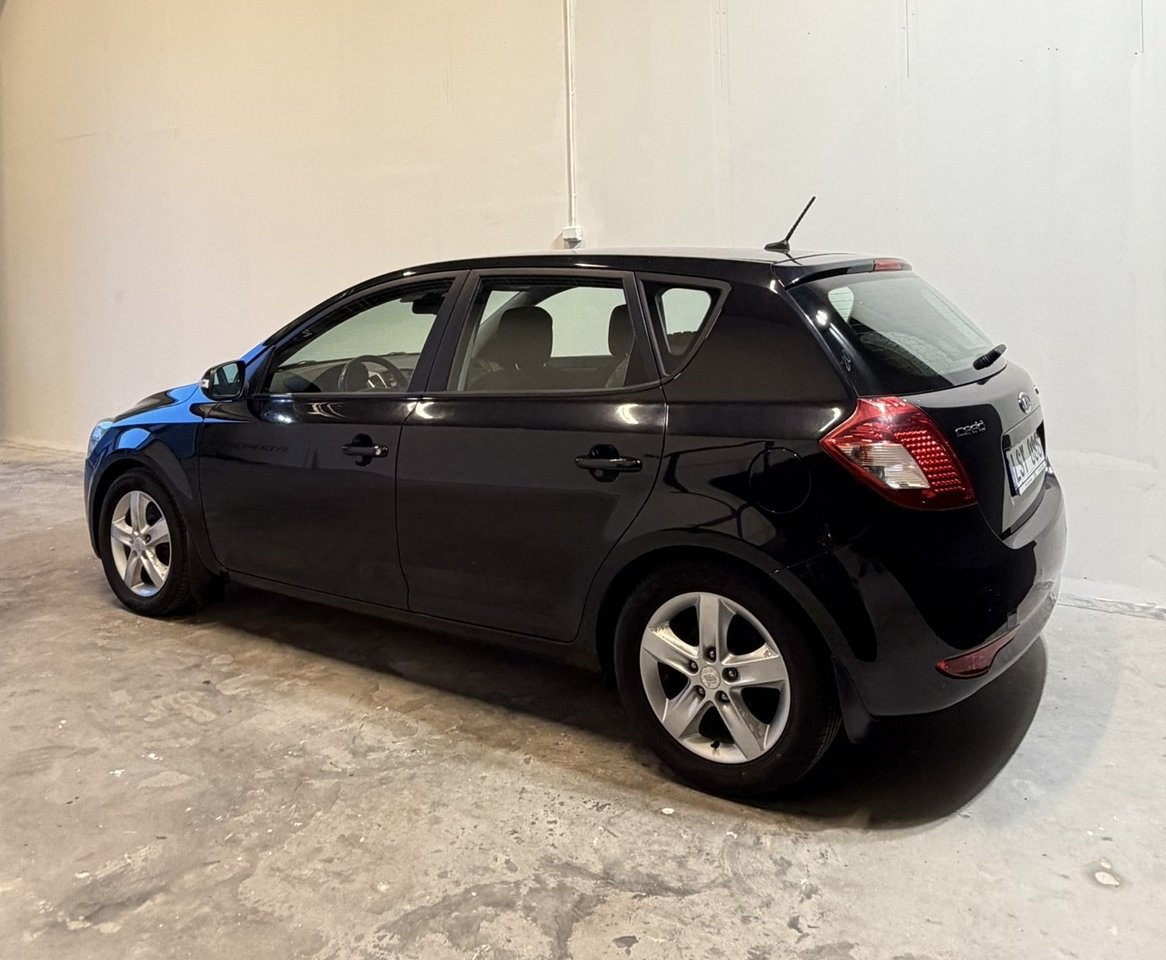 Kia Ceed cee'd 1.6 CRDi ECO Euro 5 2012, bild 4/9
