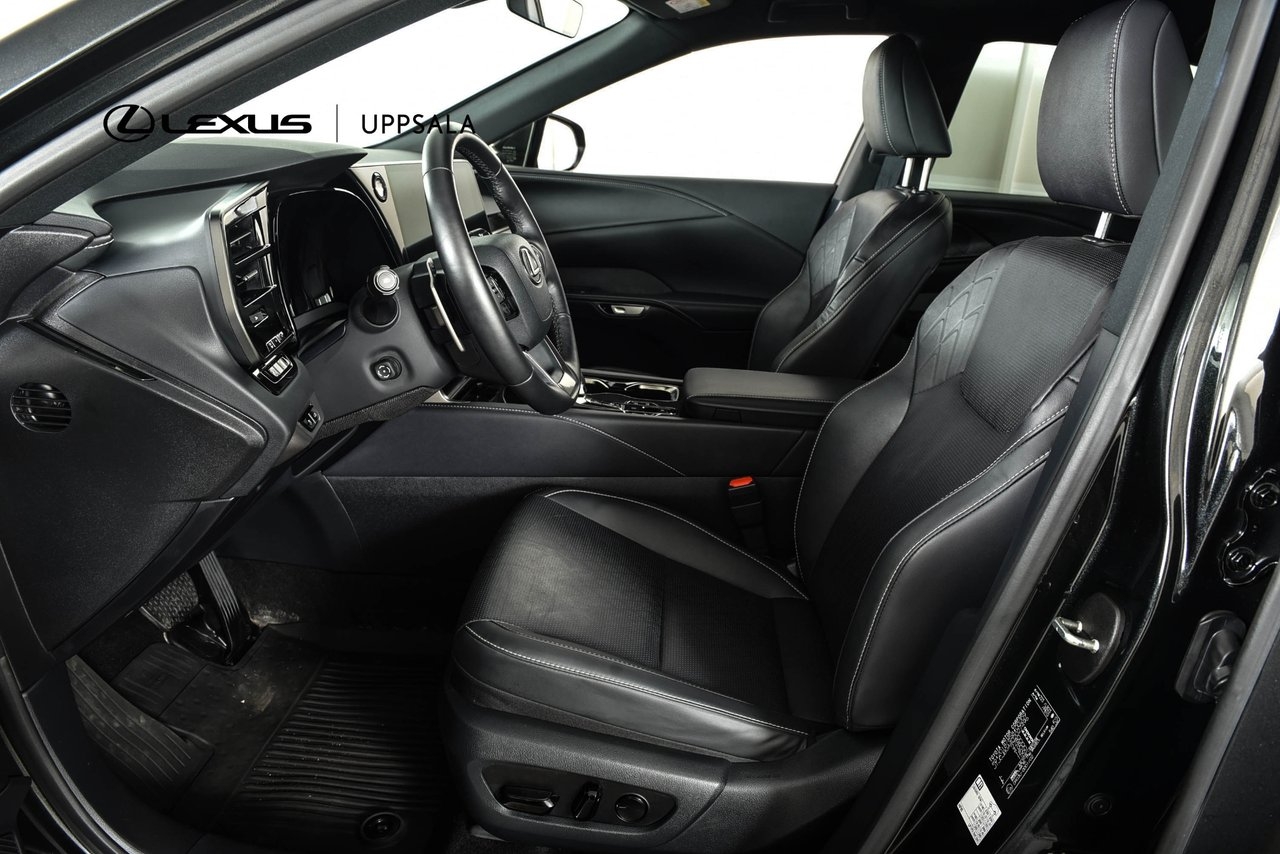 Lexus RX 2025, photo 6/23
