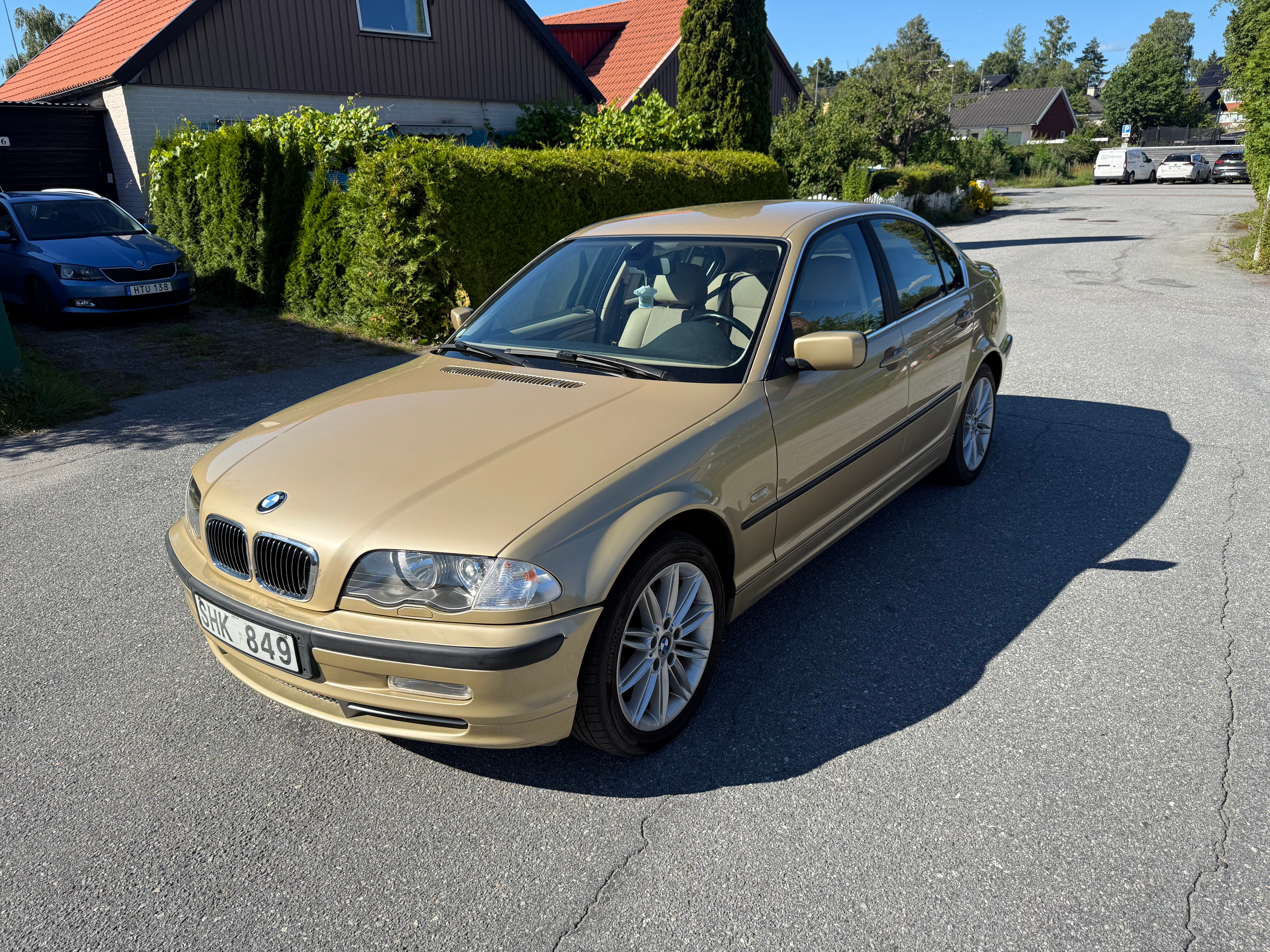 BMW 330 Xi E46 Svensksåld ROSTFRI 2001, bild 2/10