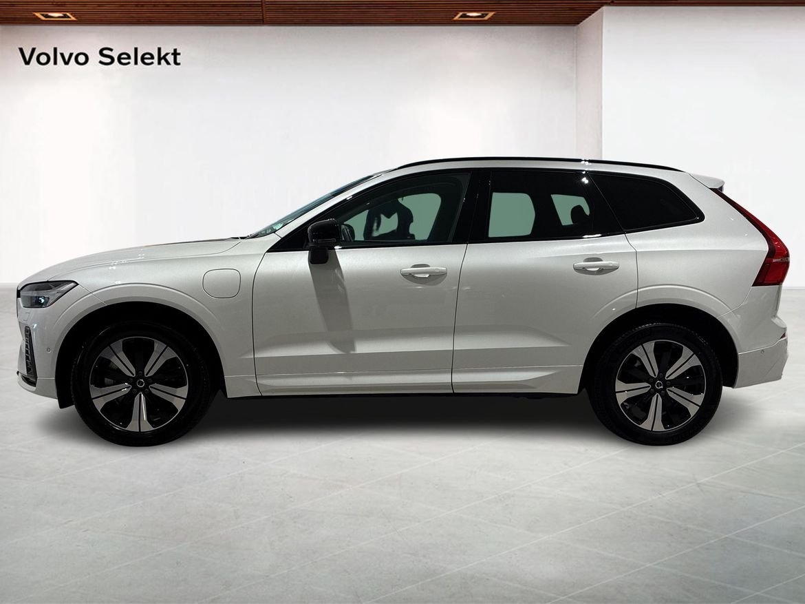 Volvo XC60 T6 Plus Dark Edition 2025, photo 3/16