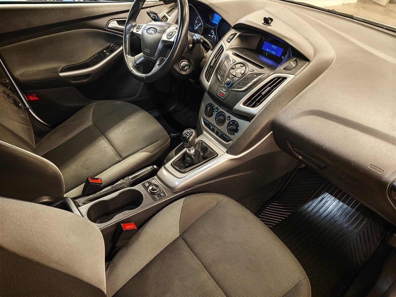 Ford Focus 1.6 TDCi Trend 2011, kuva 6/9