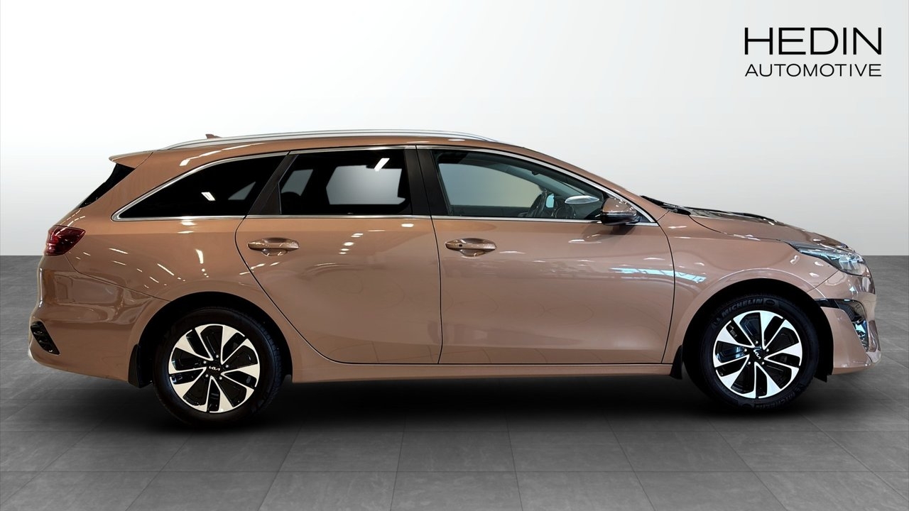 Kia Ceed Sportswagon Plug-in Hybrid 2022, bild 6/10