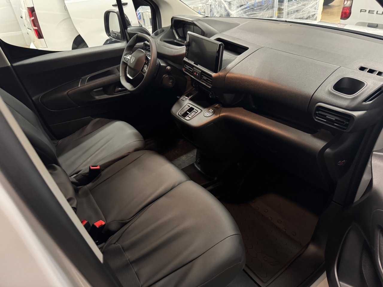 Peugeot Partner 2025, bild 2/5