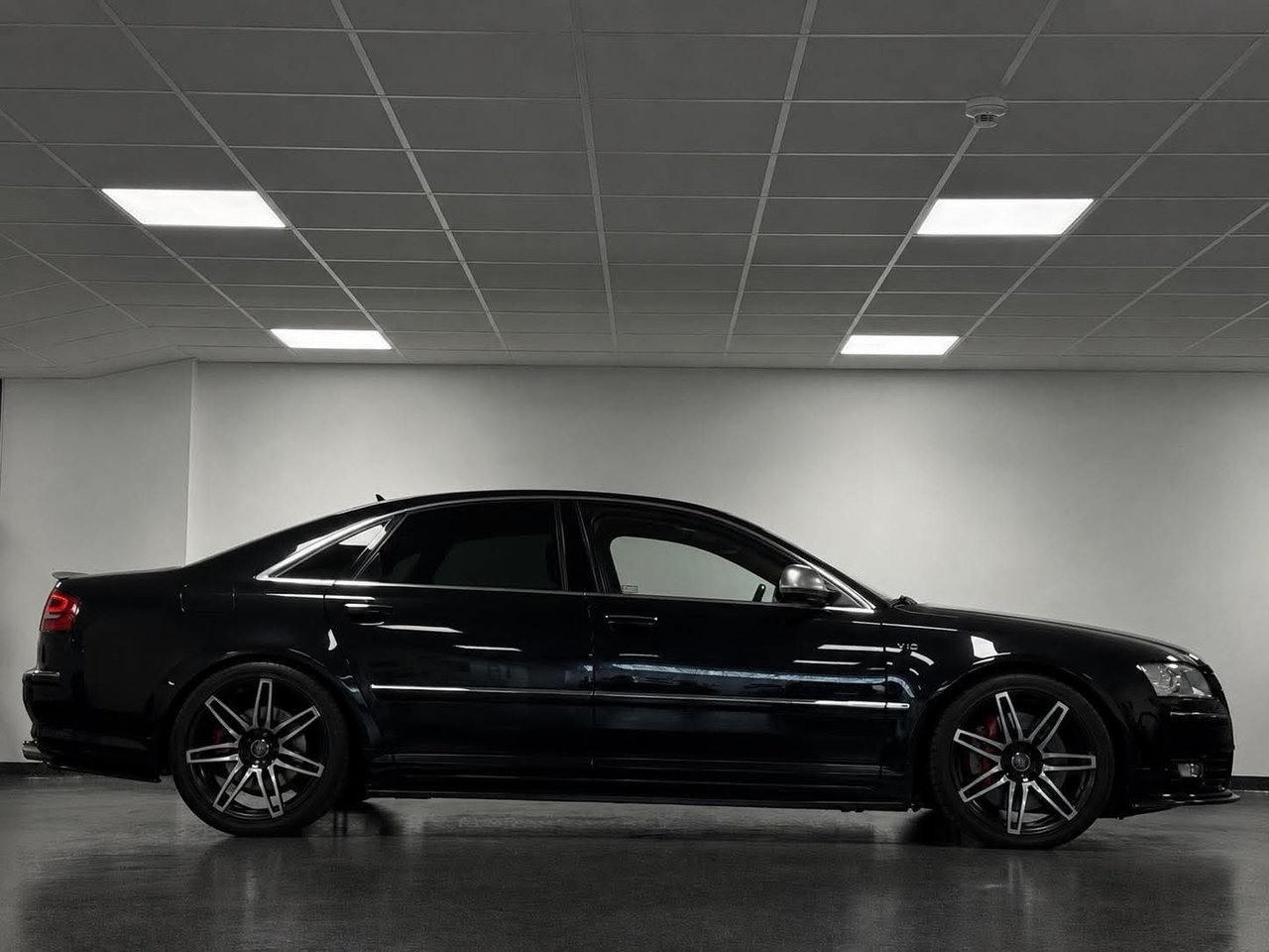 Audi S8 2008, photo 4/24