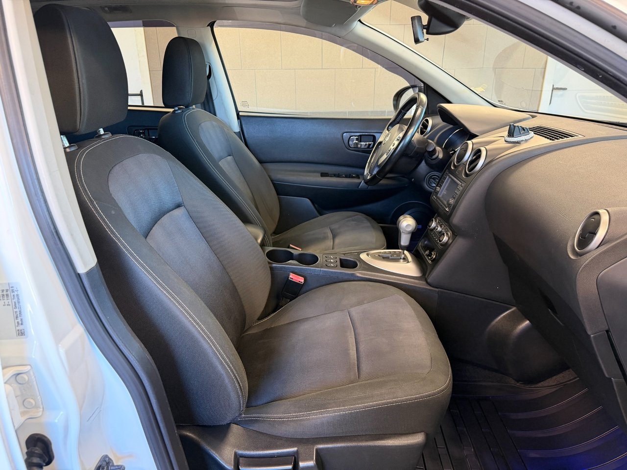 Nissan Qashqai 2.0 CVT Euro 5 2011, photo 7/10