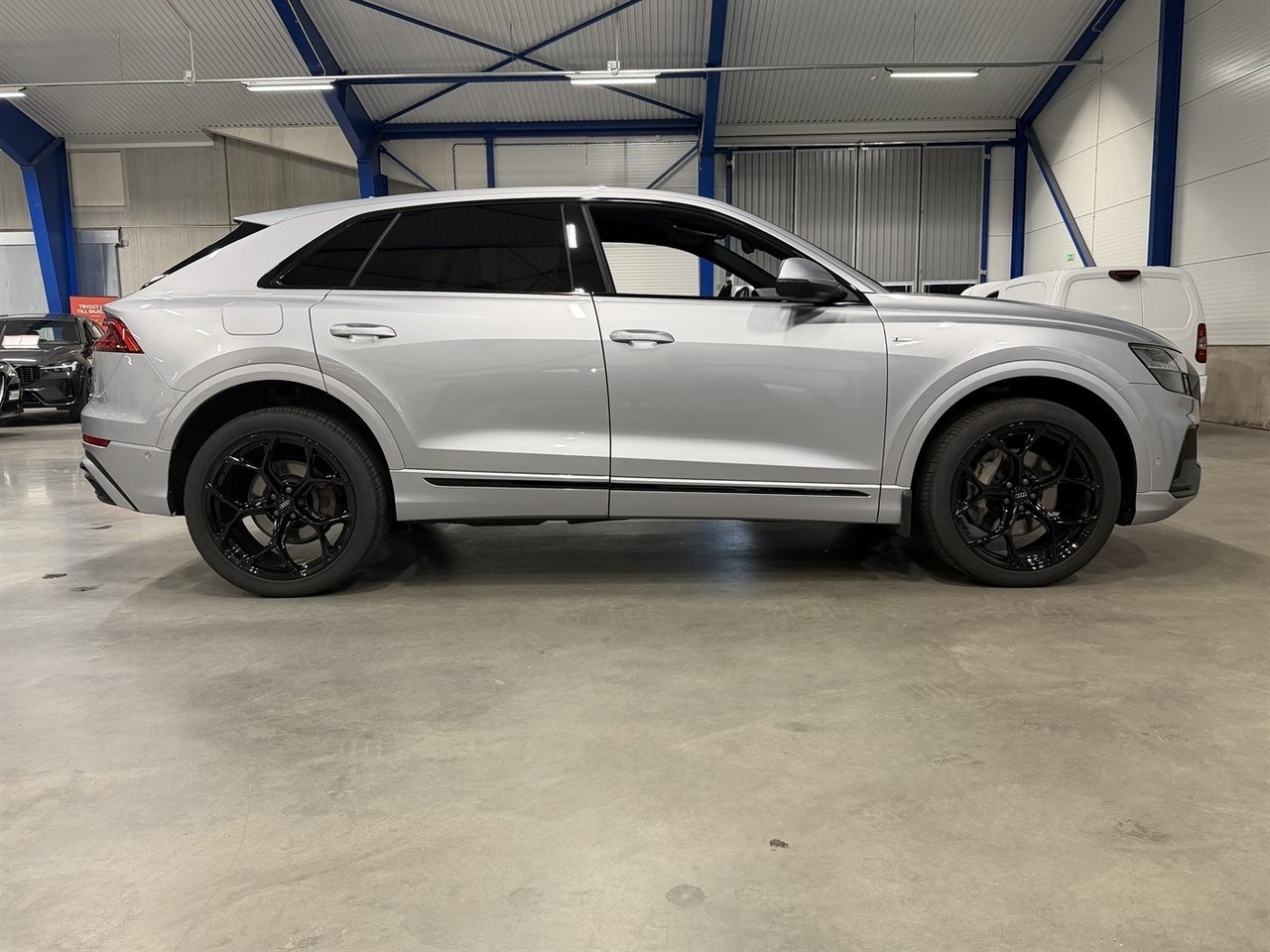 Audi Q8 2019, kuva 6/10