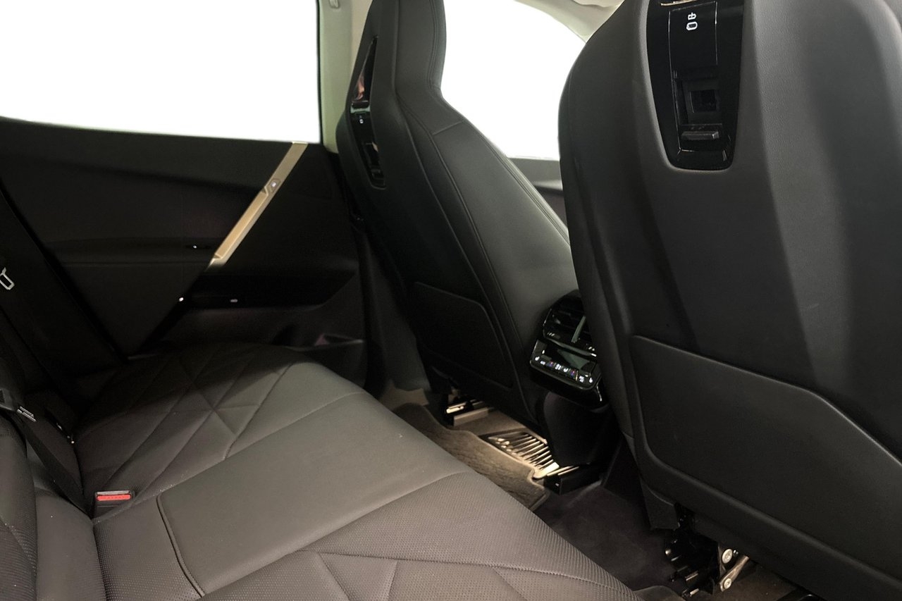 BMW iX xDrive 40 Sportpaket 2023, bild 7/10