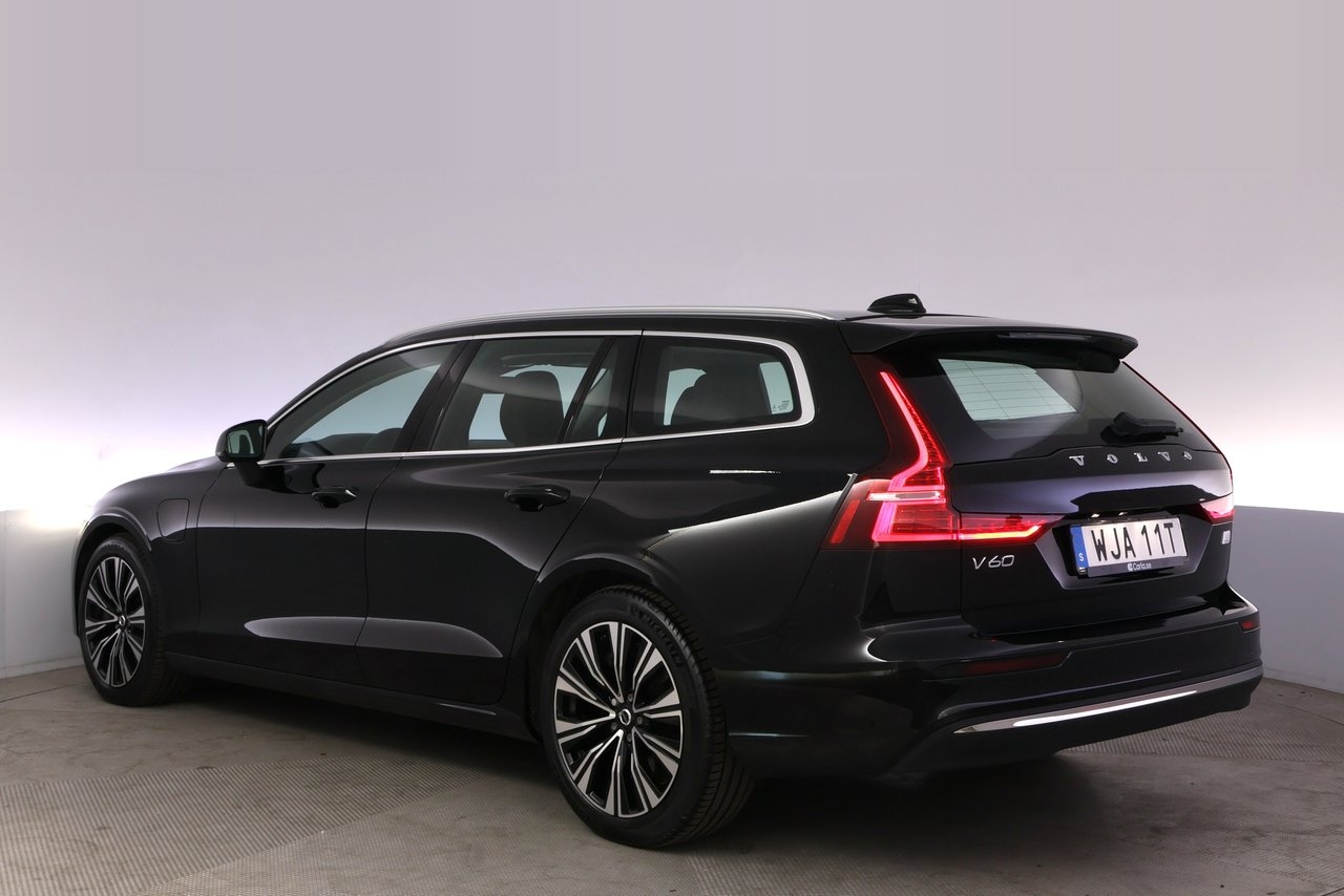 Volvo V60 Recharge T6 AWD Core Bright 2023, bild 4/10