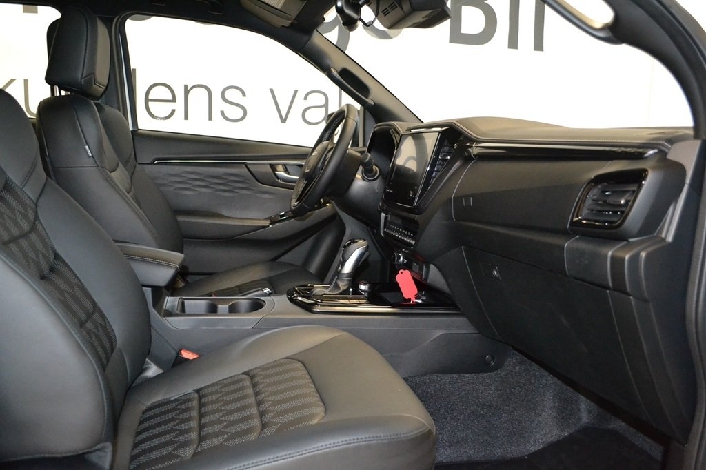 Isuzu D-max XRX DC AT 2025, photo 7/8