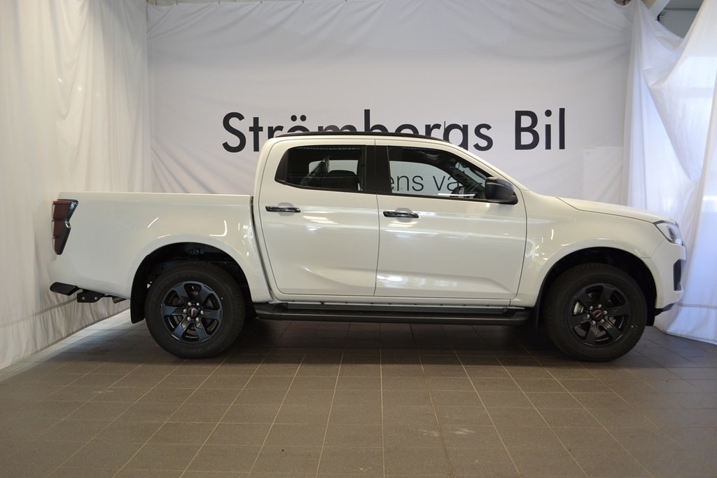 Isuzu D-max XRX DC AT 2025, photo 2/8
