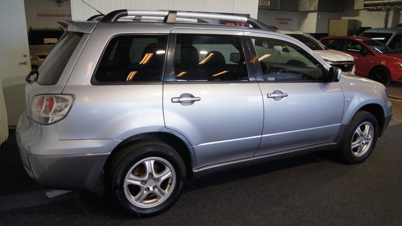 Mitsubishi Outlander 2.4 MIVEC AWD Sport 2004, bild 2/10