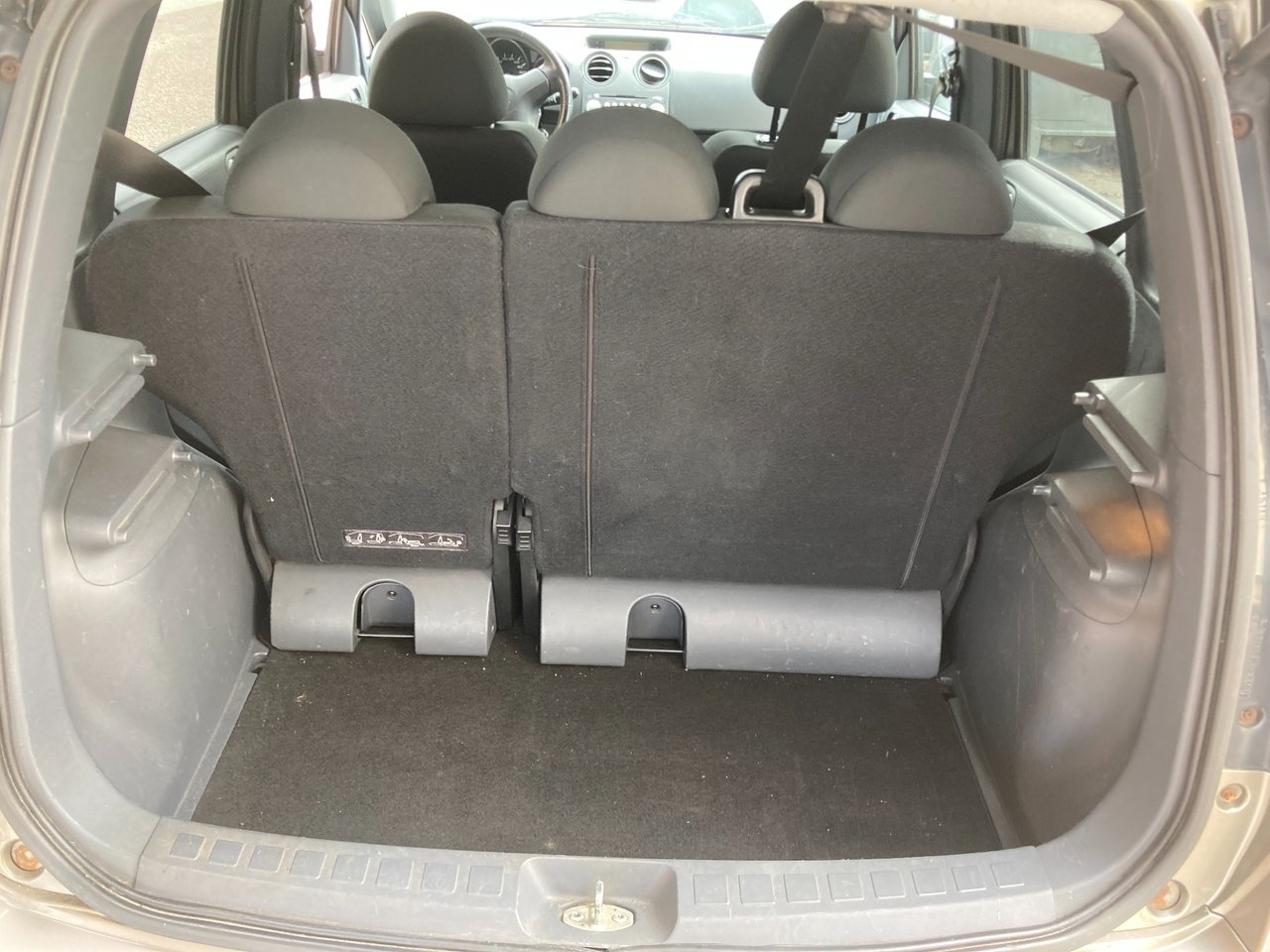Mitsubishi Colt 1.3 MIVEC Ny besiktigad 2008, bild 7/9