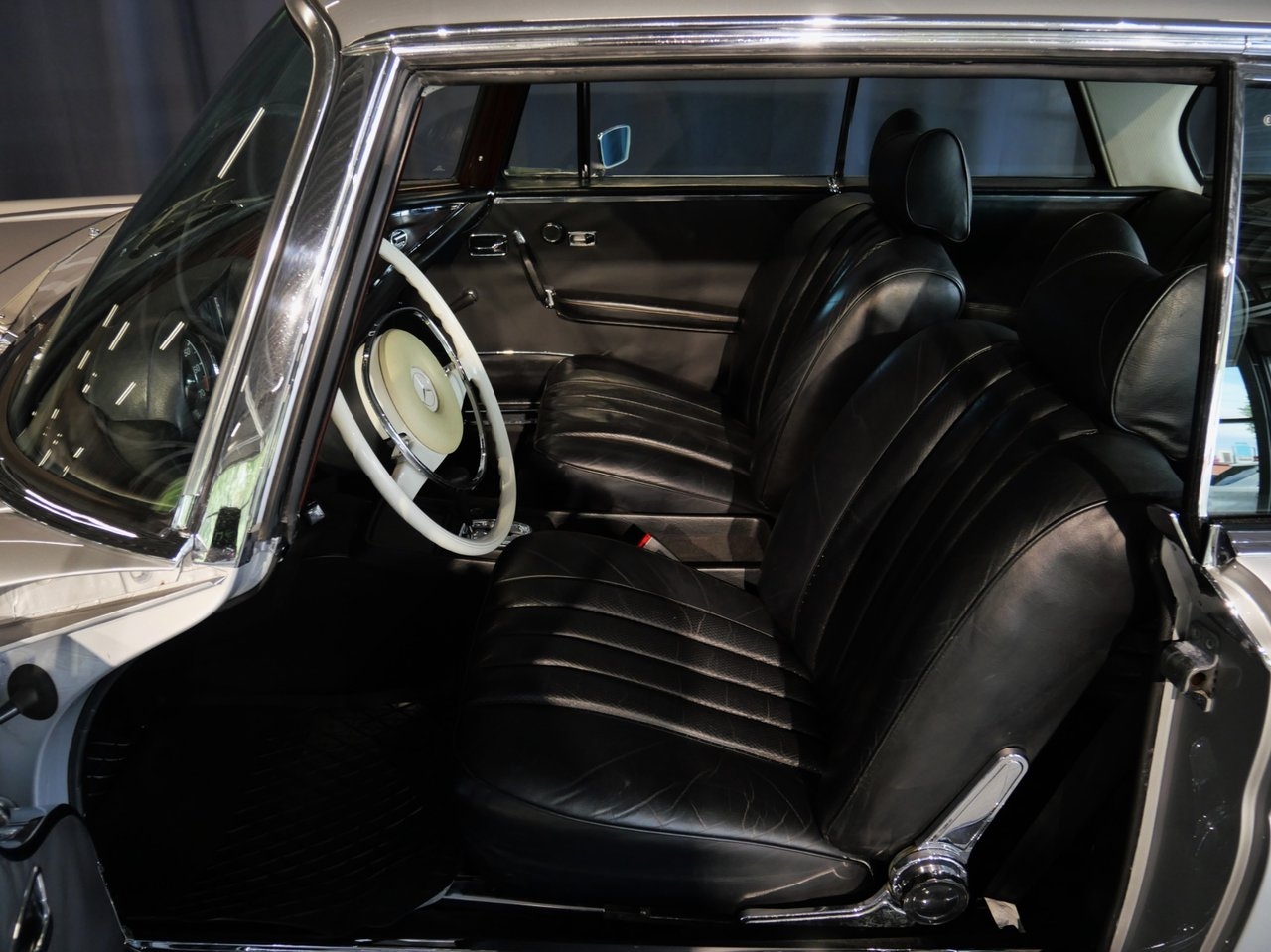 Mercedes-Benz 280 SE 3.5 Coupé 1971, bild 7/10