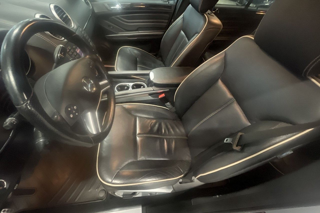 Mercedes-Benz ML 2011, kuva 7/10