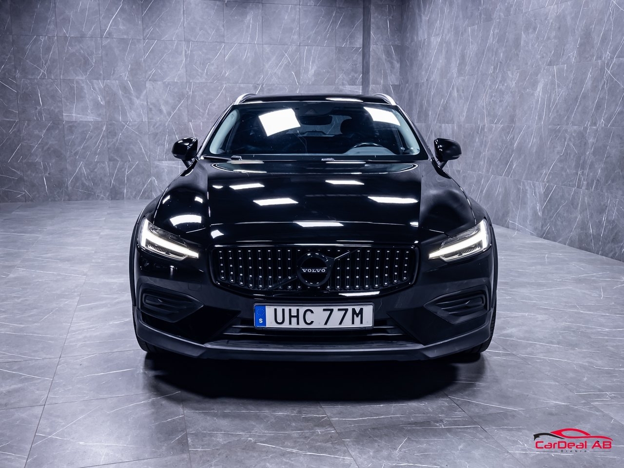 Volvo V60 Cross Country 2019, kuva 2/10