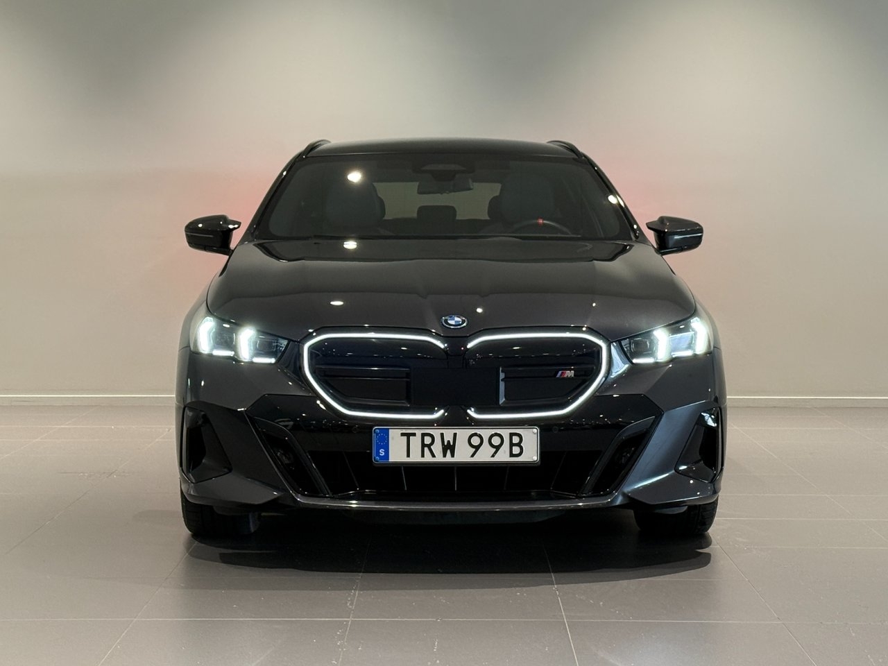 BMW i5 M60 xDrive Touring M Sport Pro 2025, photo 2/10