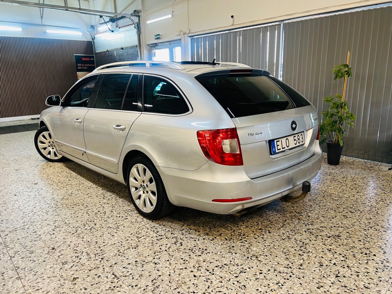 Skoda Superb 2010, bild 3/10