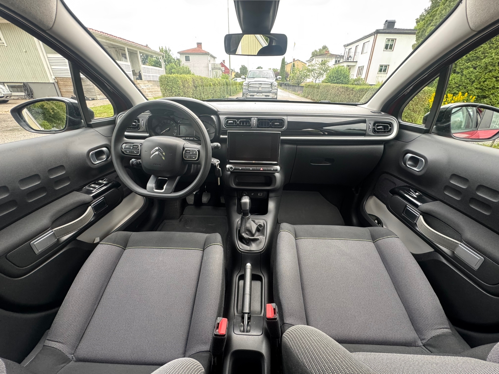 Citroen C3 1.2 PureTech 82 Manuell 2017, bild 2/8