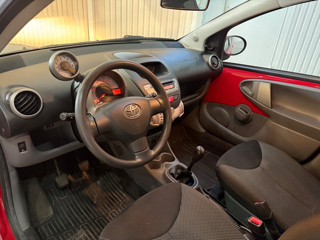 Toyota Aygo 5-dörrar 1.0 VVT-i 2010, bild 7/10